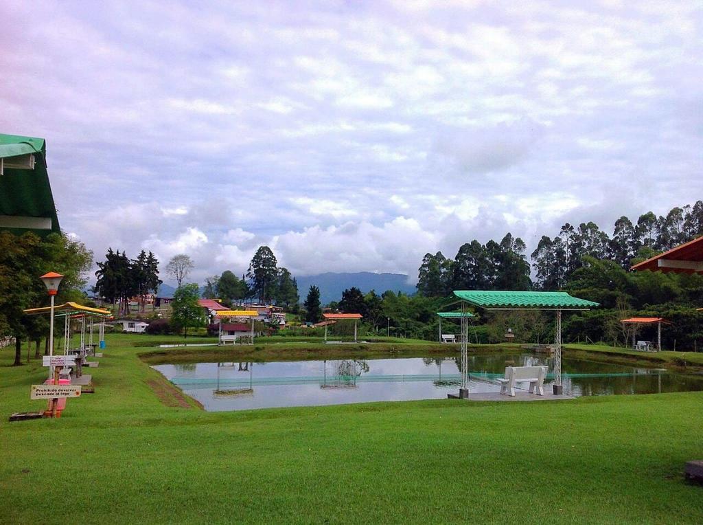 Finca Recreacional Marcelandia Santa Rosa de Cabal Exterior foto